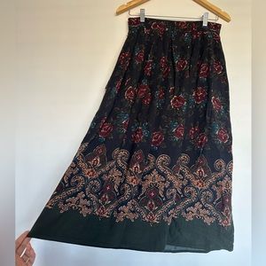 Vintage floral midi skirt in Medium